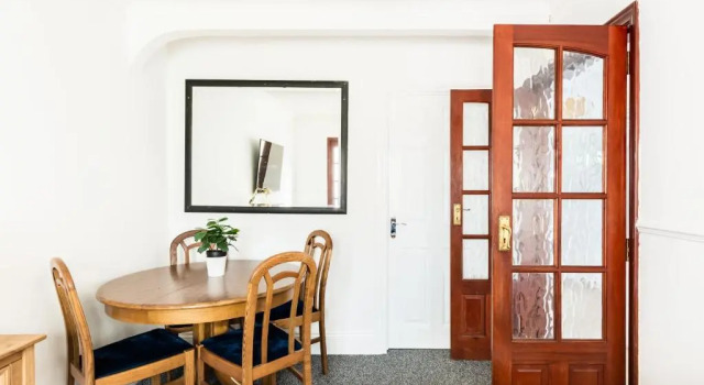 CIean and Cozy Quiet 4 Bedroom House in Acocks Green close to NEC perfect for contractors and families, Κράτηση Ξενοδοχείο Μπέρμιγχαμ West Midlands