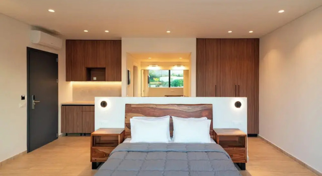 Полулюкс Aethrion Villas & Suites