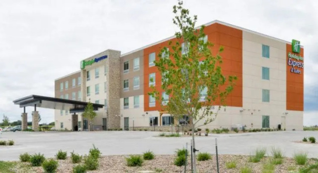 Четырёхместный номер Standard Holiday Inn Express - Alliance by IHG