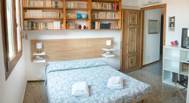 Alloggio Casa Loredan, Забронировать Отель Дорсодуро Венеция, рядом с Театр Россини