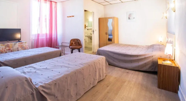 Семейный номер Standard Logis Hotels - Hôtel Le Boulevard