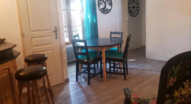 Appartement à FONTAINE DE VAUCLUSE, Prenota Appartamento Hotel a Alvernia con parcheggio, Parcheggio