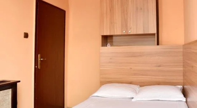 Hotel Cascade, Rezervați Hotel Pleven Pleven, aproape de Panorama Mall