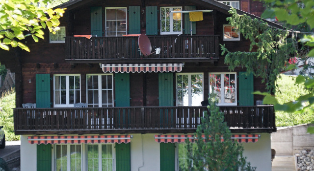 Apartment Chalet Spassvogel by Interhome, Забронировать Шале Отели Гриндельвальд с парковкой, рядом с Горнолыжный подъемник Фирстбан, Парковка