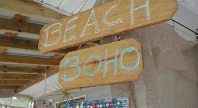 Beach Boho - Pet Friendly! Prime Location Close To The Bird Sanctuary, Bike Path, Billy Goat Hole Boat Launch As Well As The Mobile Bay Ferry! 2 Bedroom Apts by Redawning, Prenota Hotel Hotel a Alabama con parcheggio, Parcheggio