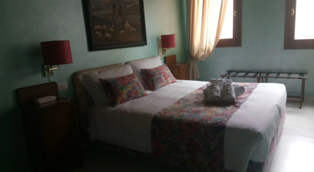 Locanda Ai Santi Apostoli Sul Canal Grande - Ferretti Hotels Collection, Забронировать Отель Отели Венеции 3 звезды, рядом с Accademia Bridge, 3*
