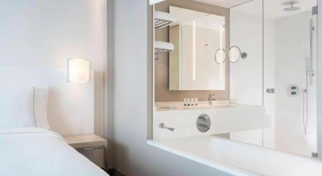 Двухместный номер Classic Atrium The Westin Hamburg Elbphilharmonie