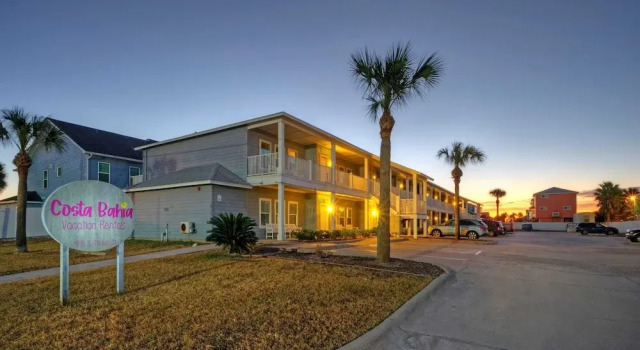 Beach Nearby + Pool 6-units Costa Bahia w/ Pet Access