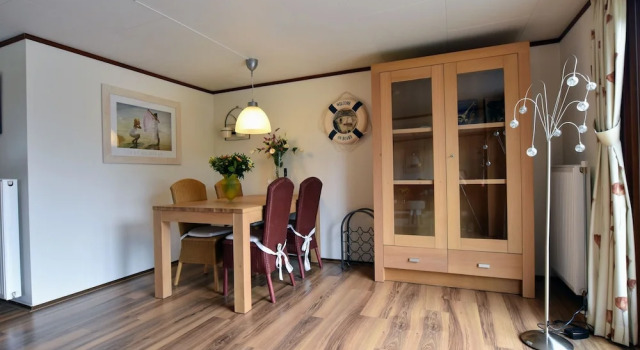 Chalet in Holiday Park With Spacious Living Room, Large Enclosed Garden and Unobstructed View, Book Chalet Beekbergen Veluwe