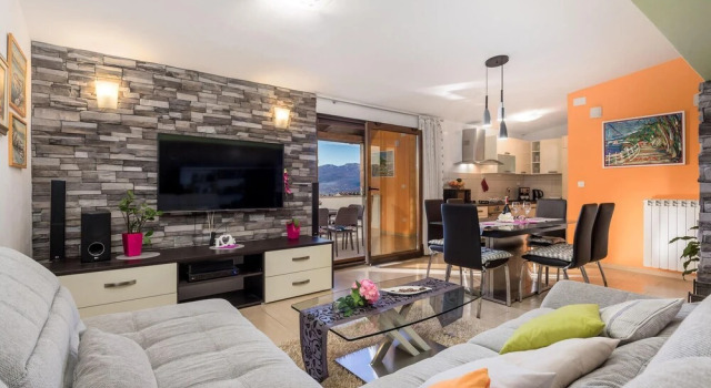 Nice Apartment in Rijeka With 2 Bedrooms and Wifi, Забронировать Апартаменты/квартира Отели Приморско-Горанской жупания с парковкой, Парковка