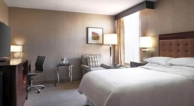 Номер Standard с видом на бассейн Wyndham Phoenix Airport - Tempe