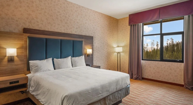 Двухместный номер Standard с красивым видом из окна The Lodge at Big Sky