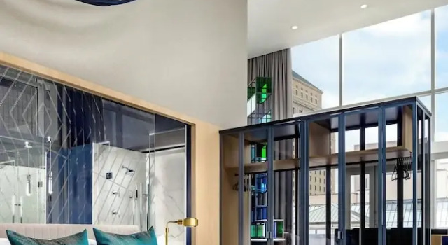 Standard Kahden hengen kattohuoneisto huone parvekkeella W Montreal
