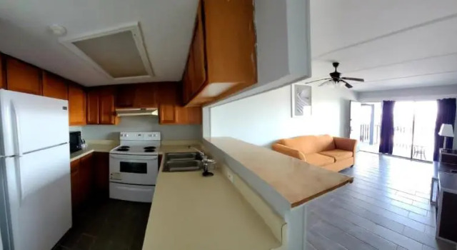 Двухместный люкс с видом на бассейн South Padre Island Lodge