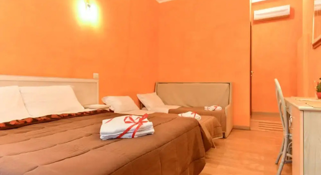 Claudia Suites, Забронировать Отель Отели Рима с парковкой, рядом с Универмаг La Rinascente, Парковка