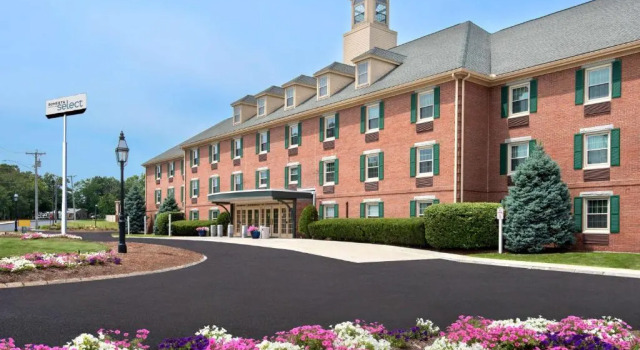 Sonesta Select Boston Woburn Burlington, Varaa Hotelli Hotellit New England uima-altaalla, Uima-allas