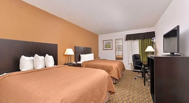 Четырёхместный люкс Quality Inn & Suites Matteson near I-57