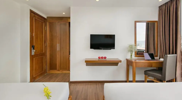 Номер Deluxe La Beach Hotel