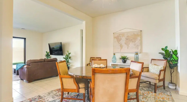 Modern Glendale Getaway ~ 3 Mi To Stadium!, Забронировать Дом для отпуска Глендейл 