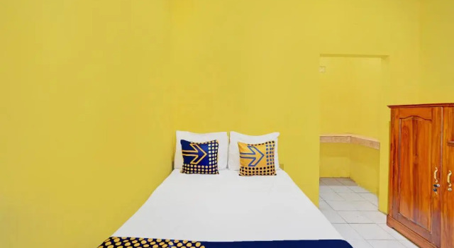 Двухместный номер Economy SPOT ON 92372 Rinda Homestay Syariah & Resto