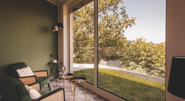 Номер Standard Relais Almaranto