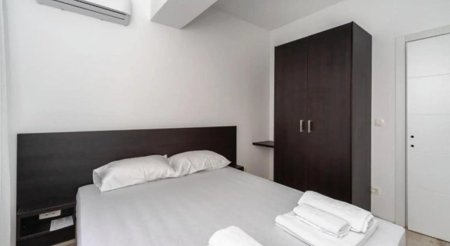 N Hotel, Book Hotel Sutomore Bar County