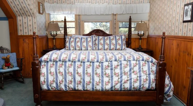 Номер Standard с видом на сад Gold Mountain Manor