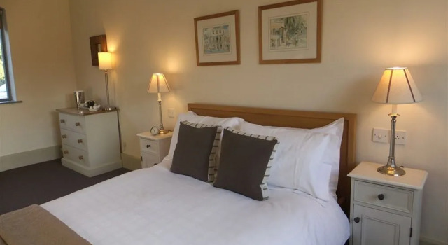 Newton House B&B, Забронировать Отель «постель и завтрак» Отели Бертон-апон-Трента 4 звезды, 4*