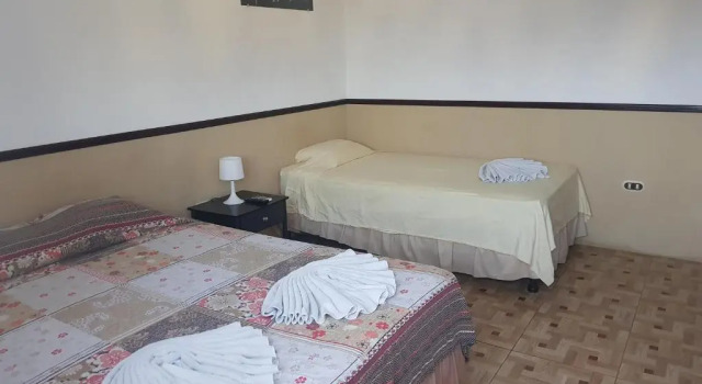 Hotel y Restaurante Backpackers, Rezerwuj Hotel Hotele w Rio Dulce z parkingiem, Parking