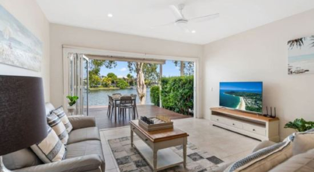 Номер Deluxe с 2 комнатами с видом на воду Noosa Entrance Waterfront Resort