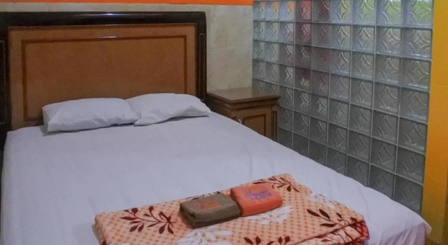 Standart çift kişilik oda Homestay Gayatri Sawojajar RedPartner