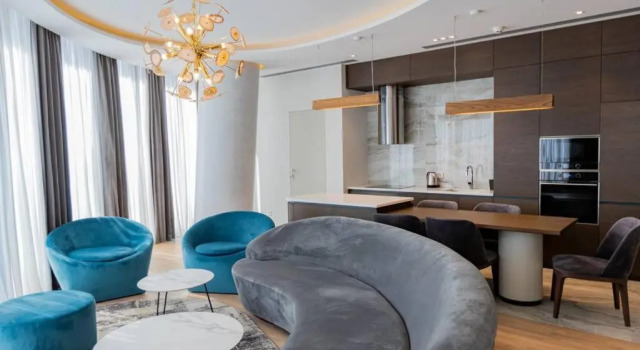 Апартаменты Luxury Hotel Apartment With Stunnig Views For 4
