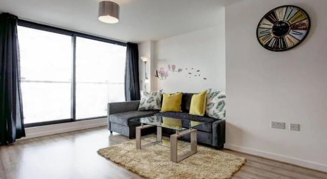 Newly Renovated Riverside Flat w/ Private Balcony, Забронировать Отель Норидж Норфолк, рядом с Norfolk Snowsports Club