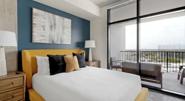 Landing at Park and Main - 2 Bedrooms in Centra, Buchen Sie Ferienwohnung Hotels in Pinellas County mit Pool, Schwimmbad