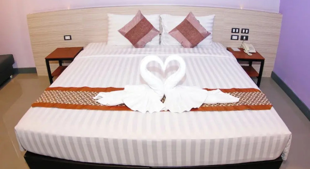 Двухместный номер Superior с балконом и с видом на сад Arthitaya Green Nature Hotel & Lakkhana Poolside Resort
