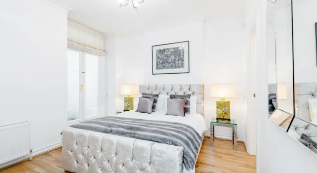 Earls Court Road Apartments