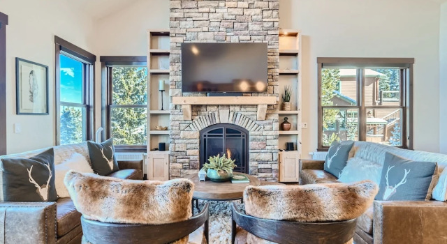 Slopeview Sanctuary 4 Bedroom Home by RedAwning, Rezerwuj Hotel Hotele w Vail Ski z parkingiem, Parking