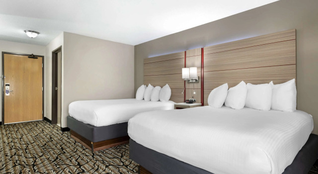 Четырёхместный номер Standard Best Western Plus Albert Lea I-90/I-35 Hotel
