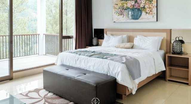 Anindya Hill View Villa 7 Bedrooms With a Private Heated Swimming Pool, Book Hotel Hotels in Cimenyan with Parking, Parking