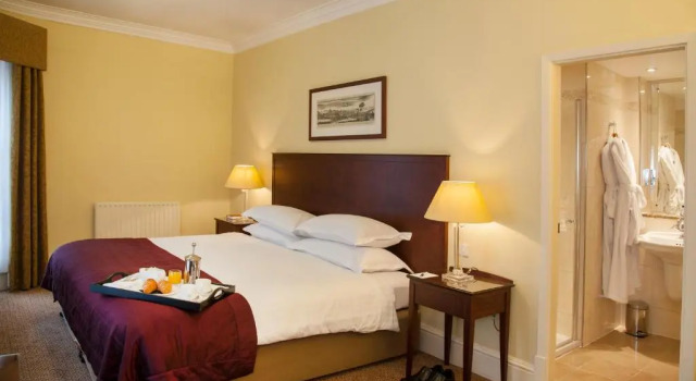 Люкс Macdonald Burlington Hotel