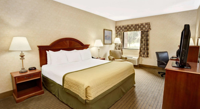 Baymont by Wyndham Indianapolis West, Забронировать Отель Отели Индианаполиса с парковкой, Парковка