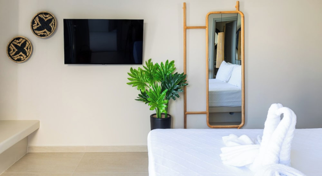 EvMariA suites, Забронировать Отель Отели Тиры с парковкой, рядом с Культурный центр Гизи Мегарон, Парковка