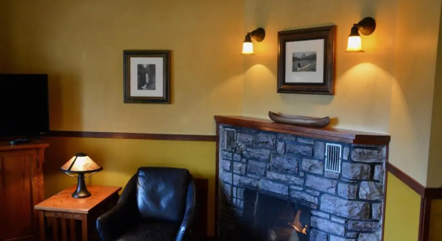 Бунгало Johnston Canyon Lodge & Bungalows