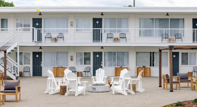 Двухместный люкс Kettle Valley Beach Resort