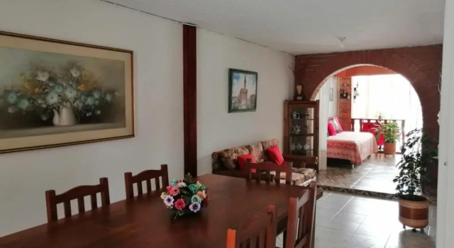 Mauvelo's Hostel