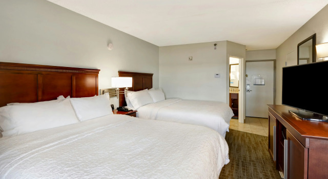 Hampton Inn Detroit-Madison Heights/South Troy, Varaa Hotelli  