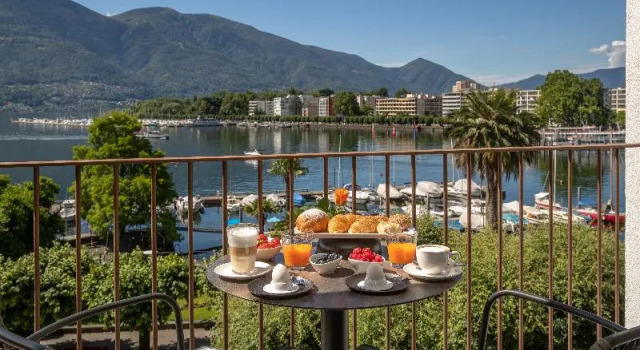 Двухместный номер Deluxe с балконом и с видом на озеро Hotel Lago Maggiore - Welcome