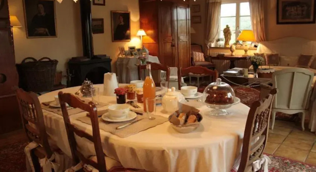 Chambres d'Hôtes Saint Joseph des Tassons, 预订 酒店 弗雷斯内奥蒙 Great Eastern Region