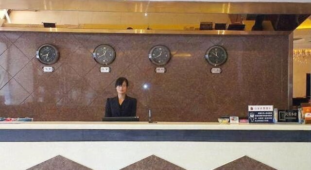 Kunlun Leju Business Hotel, Reserva ahora Hotel Hoteles en Henan con aparcamiento, Aparcamiento