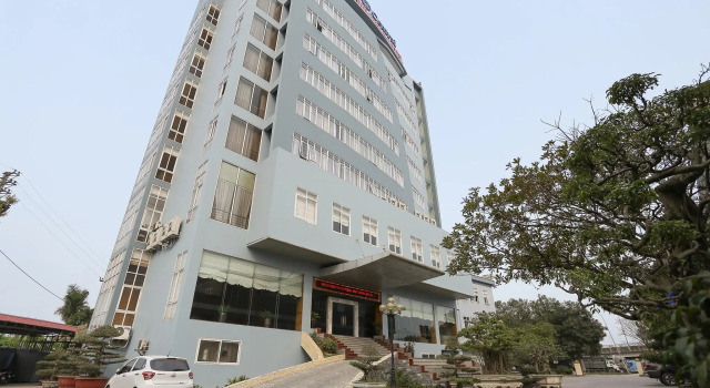 Central Phu Hung Hotel